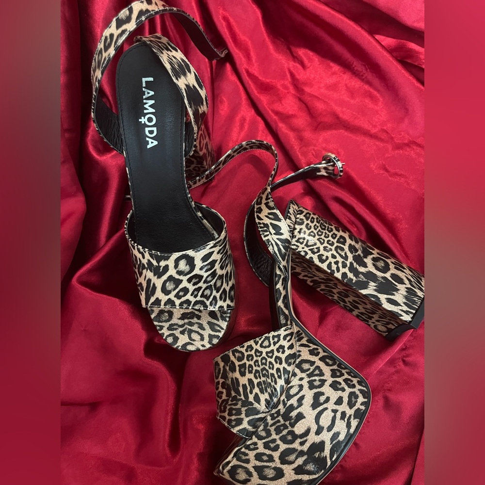 La Moda Leopard Heels